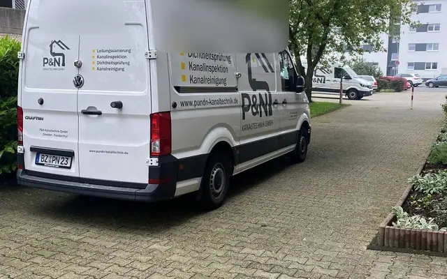 Einsatzfahrzeug und Technik des Partnerbetriebs P&N Kanaltechnik